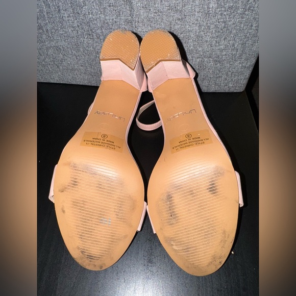 Pink heels - Picture 5 of 5